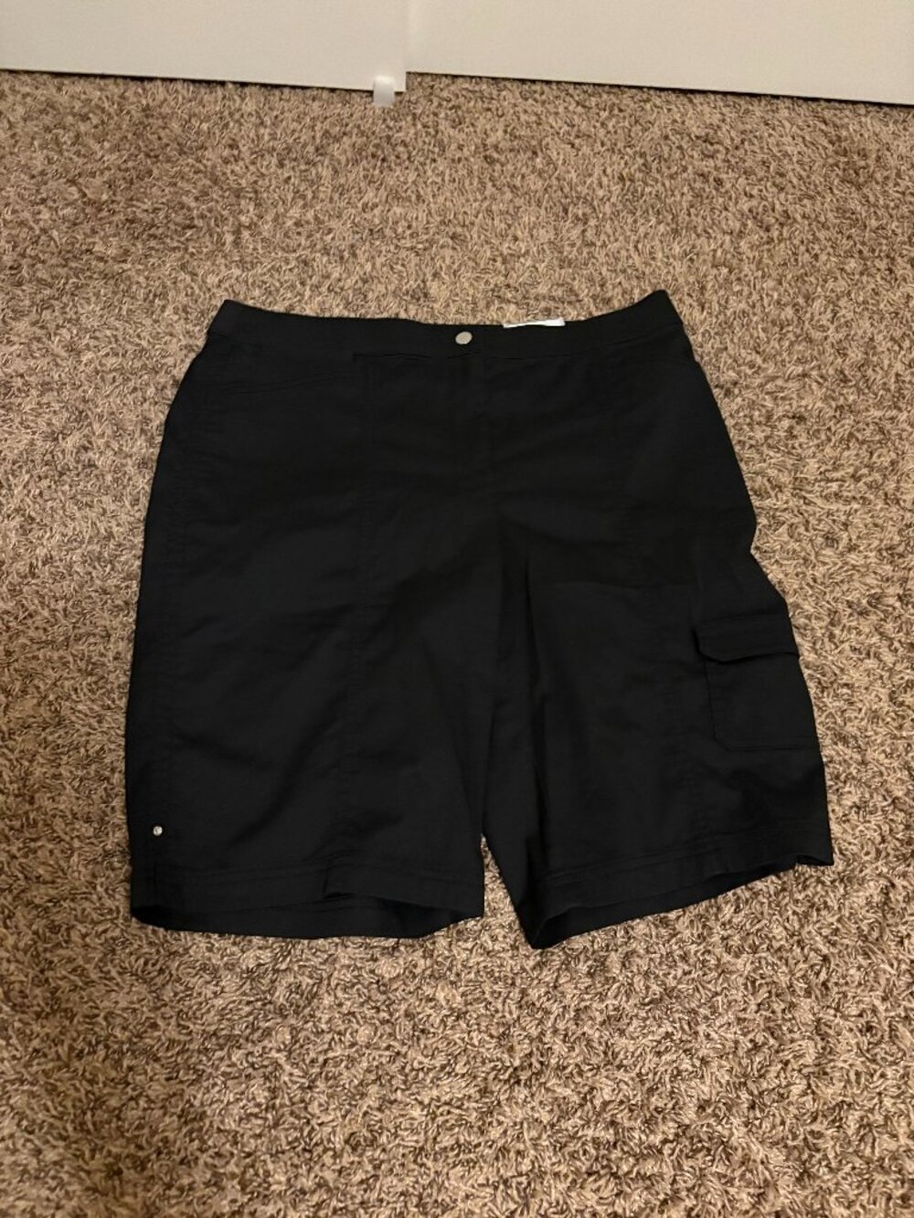 Women’s Black Cargo Bermuda Shorts - Tailored Comfort